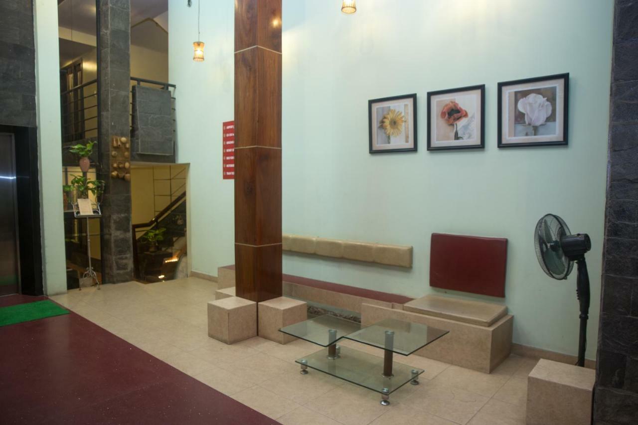 Caroline Hotel โฮจิมินห์ซิตี้ ภายนอก รูปภาพ
